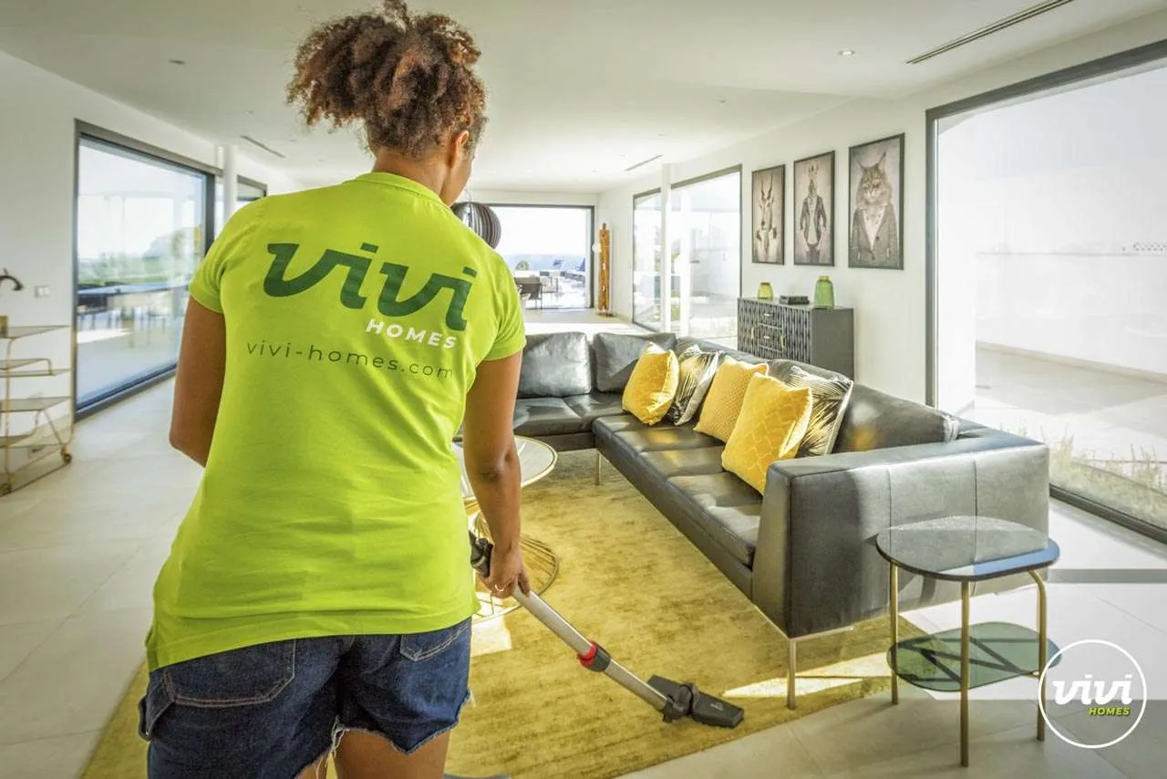 How to Manage Your Holiday Rental Like a Pro- Tips for Stress-Free Hosting - Vivi Property Management